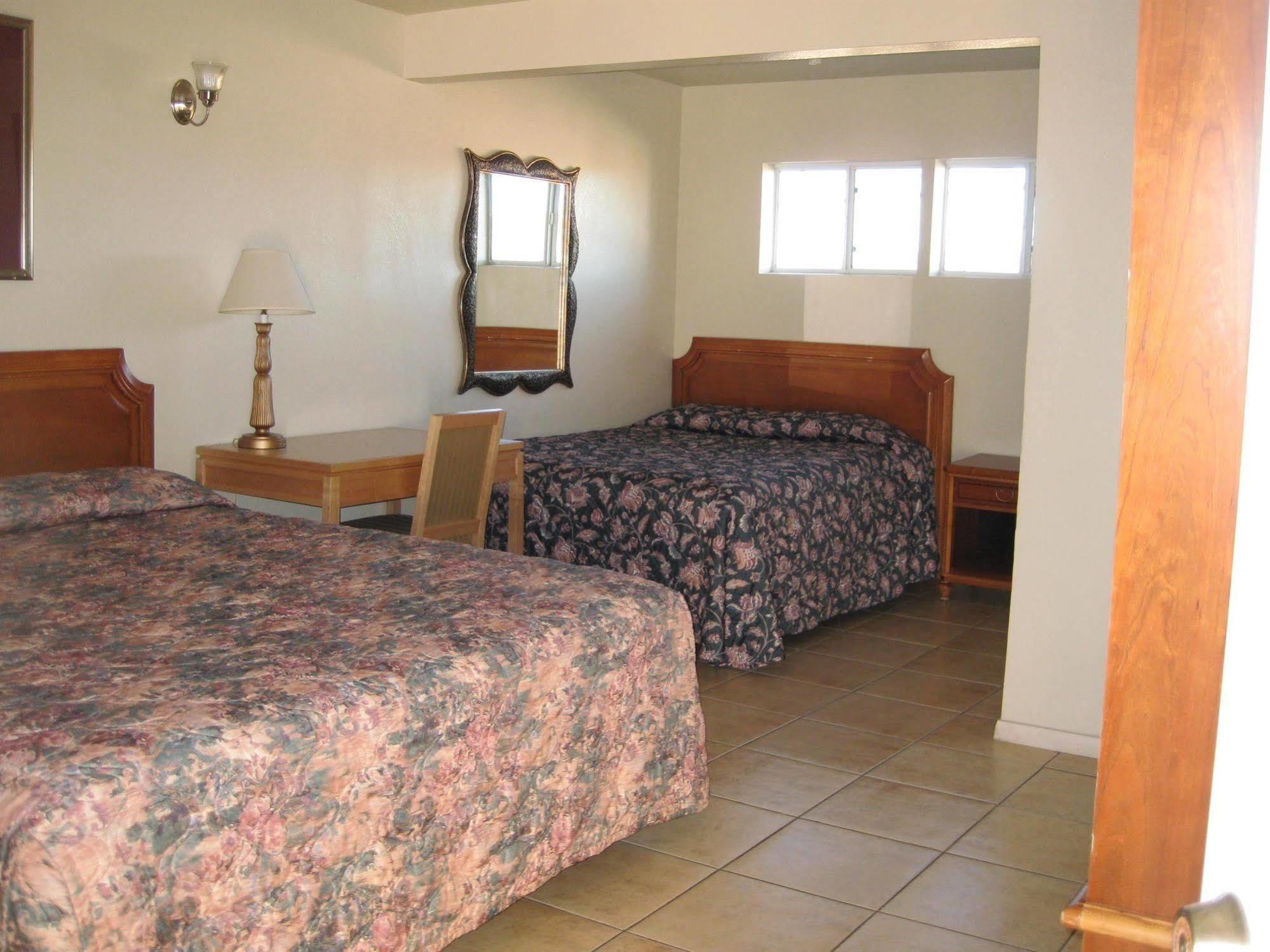 Route 66 Barstow Hotel Bagian luar foto